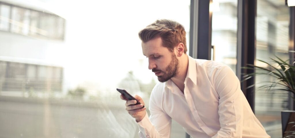 How to Use Smartphones for Business Productivity