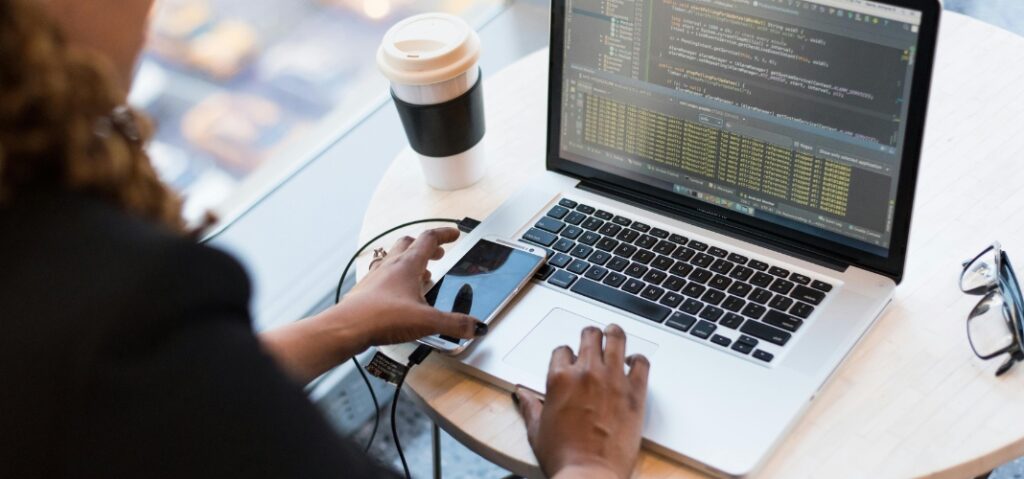 Top Cloud Data Warehousing Solutions for Big Data Management in 2024