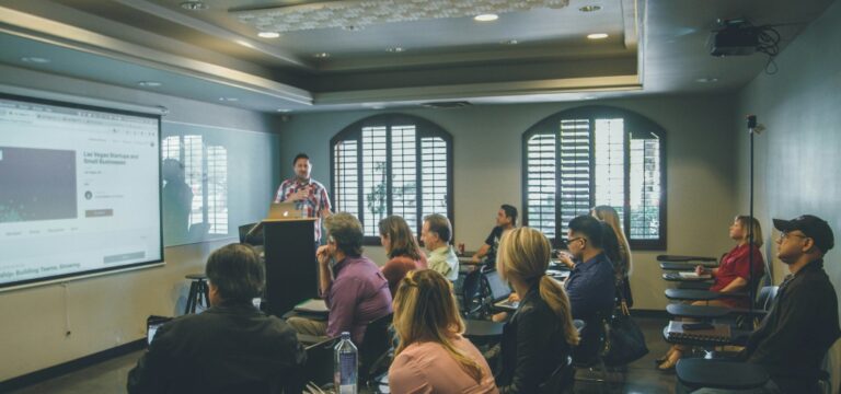 5 Business Workshop Ideas to Promote Creative Thinking