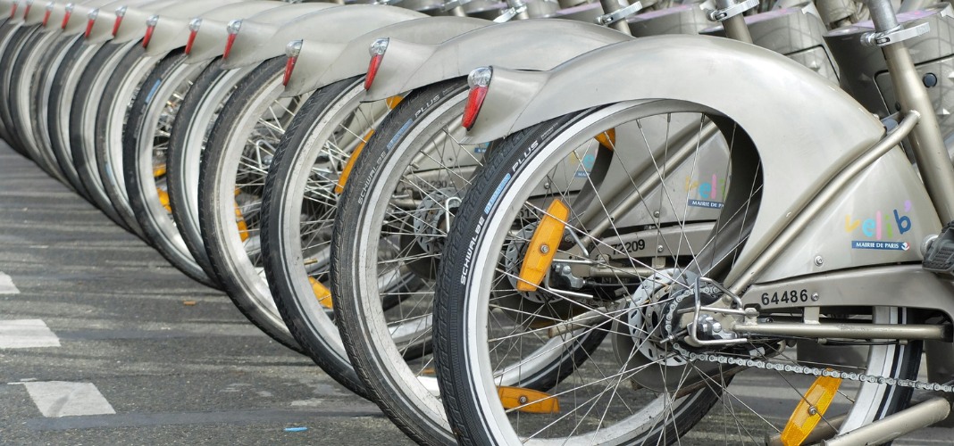 From Parking to Public Transit: Mobile Technology in Integrated Mobility Hubs