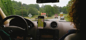 Vehicle-to-Vehicle Communication: Exploring Mobiles Apps as Control Hubs