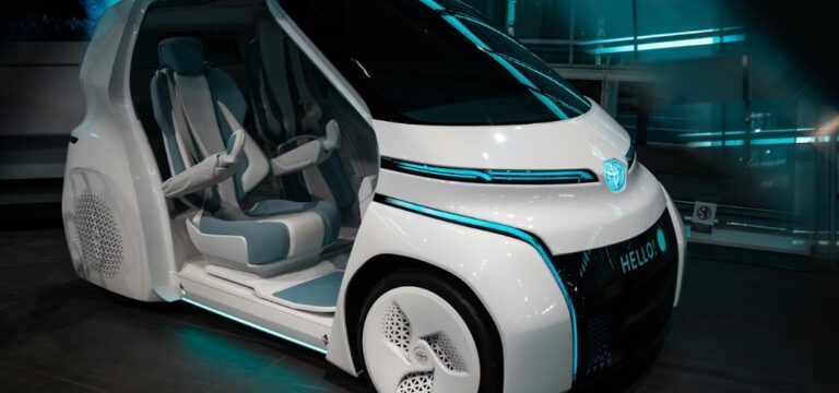 Vehicle to Vehicle Communication Technology Explained in a Simple Way