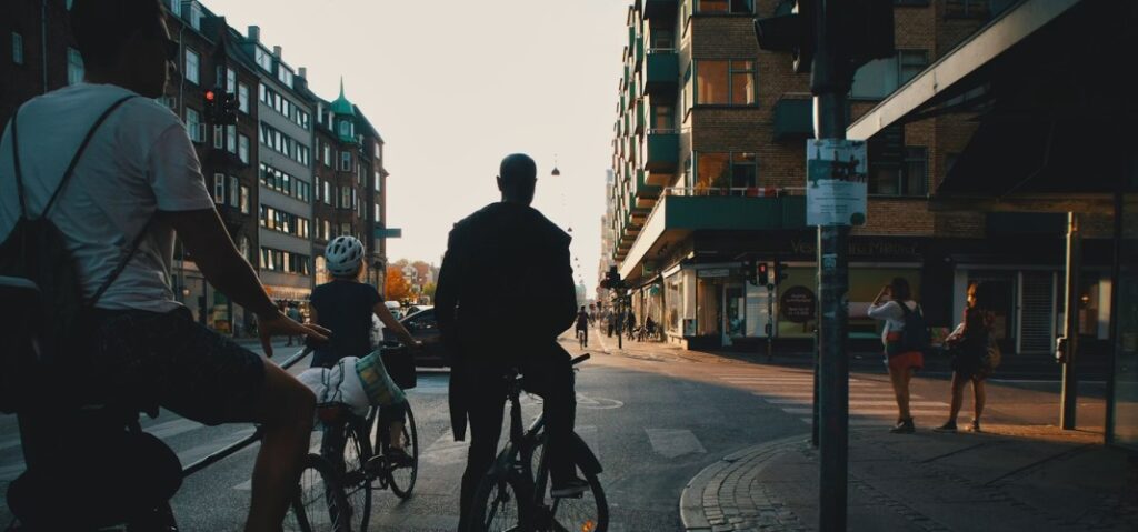Why Are Cities Investing in an Intelligent Mobility Platform Instead of Traditional Traffic Solutions?
