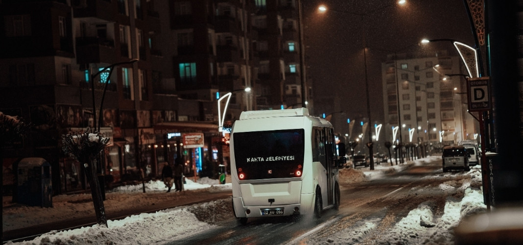 Scaling EV Corridors: Balancing Power Grid Loads with Smart City Mobility Solutions
