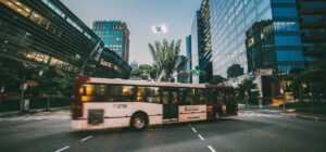 How Smart City Mobility Solutions Help Optimize Bus Routes